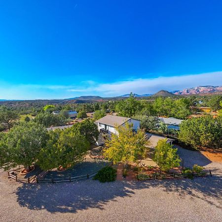 Serene Home- Sleeps 16 - Pet Friendly - Hot Tub - Pool -2 Kitchens! Sedona Exterior photo