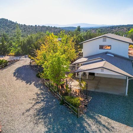 Serene Home- Sleeps 16 - Pet Friendly - Hot Tub - Pool -2 Kitchens! Sedona Exterior photo