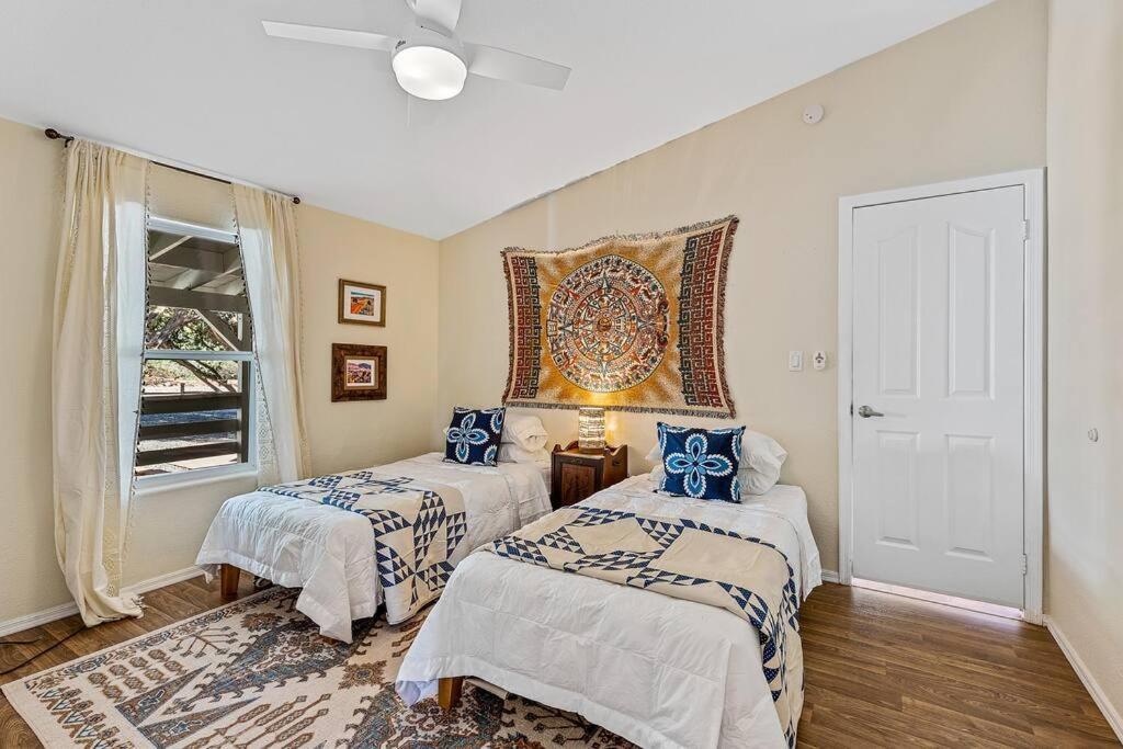 Serene Home- Sleeps 16 - Pet Friendly - Hot Tub - Pool -2 Kitchens! Sedona Exterior photo