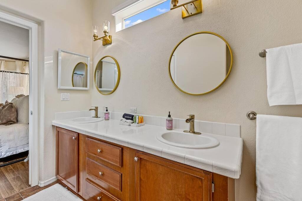 Serene Home- Sleeps 16 - Pet Friendly - Hot Tub - Pool -2 Kitchens! Sedona Exterior photo