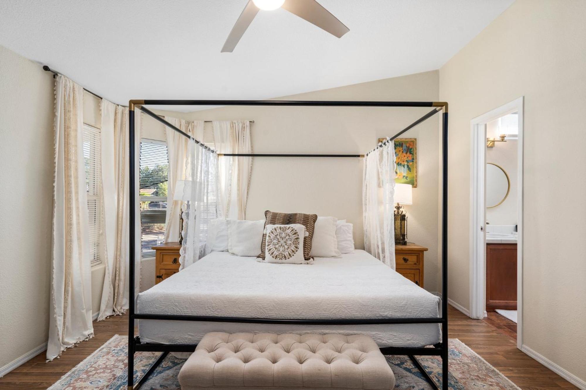 Serene Home- Sleeps 16 - Pet Friendly - Hot Tub - Pool -2 Kitchens! Sedona Exterior photo
