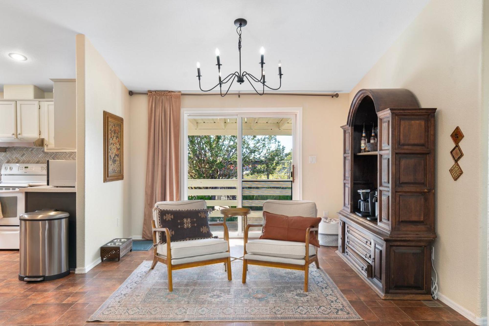 Serene Home- Sleeps 16 - Pet Friendly - Hot Tub - Pool -2 Kitchens! Sedona Exterior photo