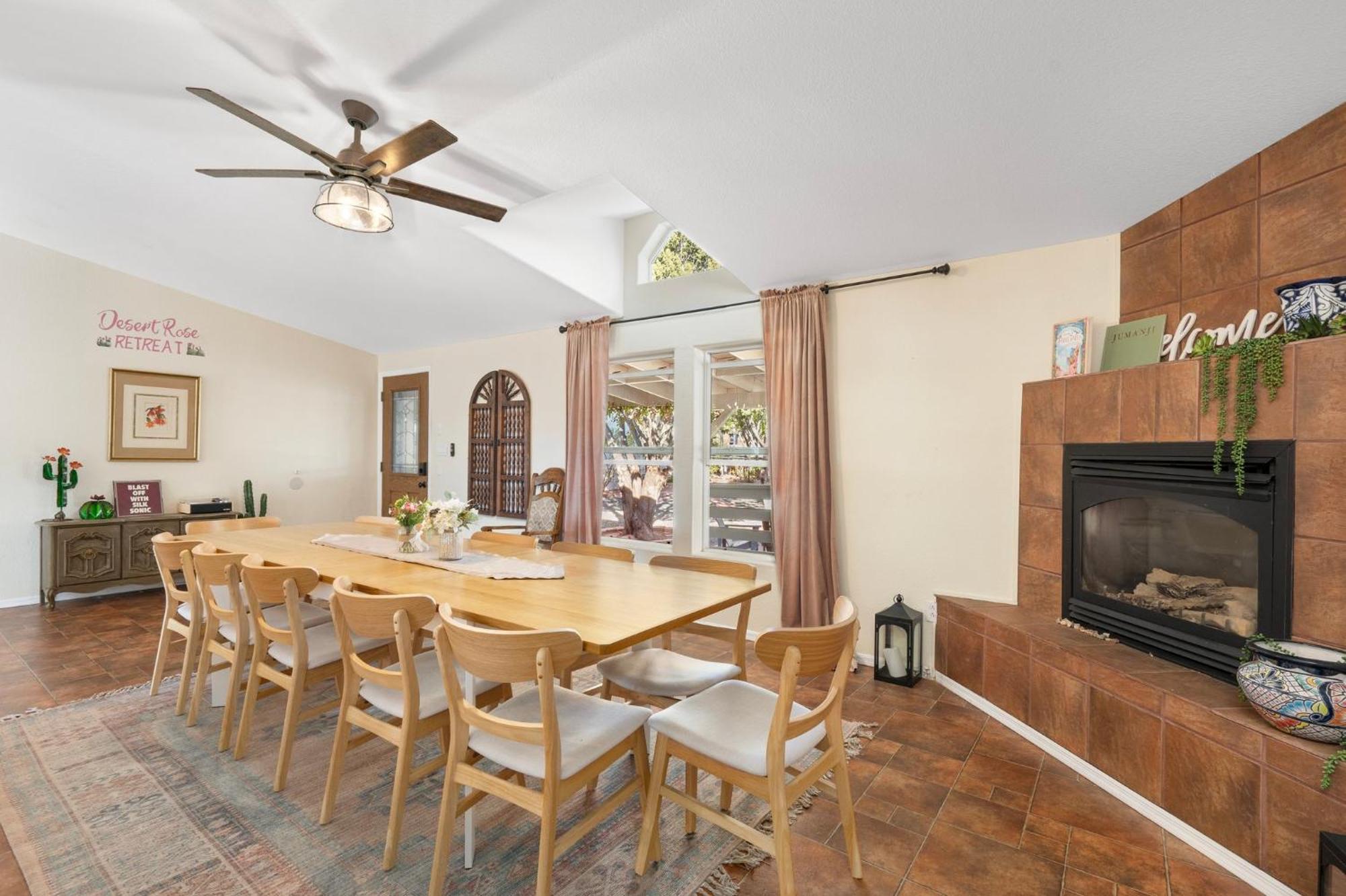Serene Home- Sleeps 16 - Pet Friendly - Hot Tub - Pool -2 Kitchens! Sedona Exterior photo