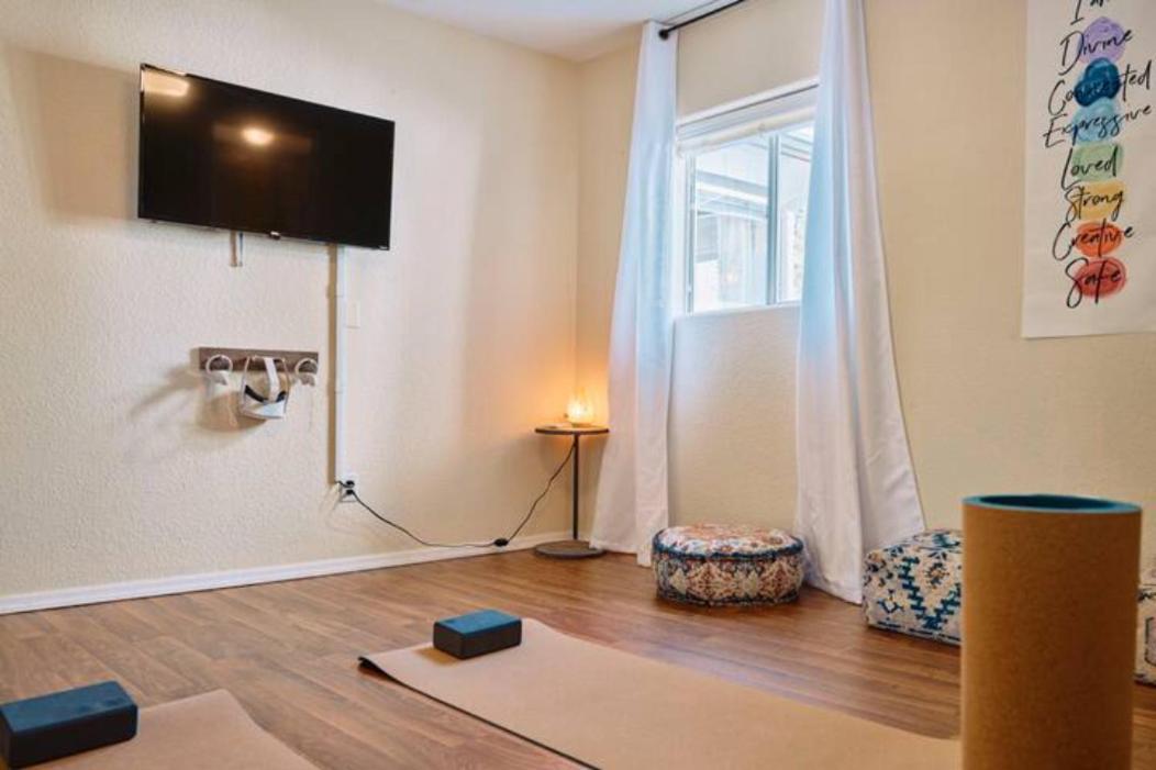 Serene Home- Sleeps 16 - Pet Friendly - Hot Tub - Pool -2 Kitchens! Sedona Exterior photo